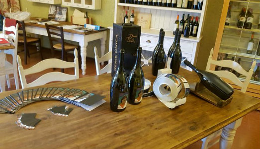 Il vino è donna. A Vinitaly, le etichette d’autore di “Unica”